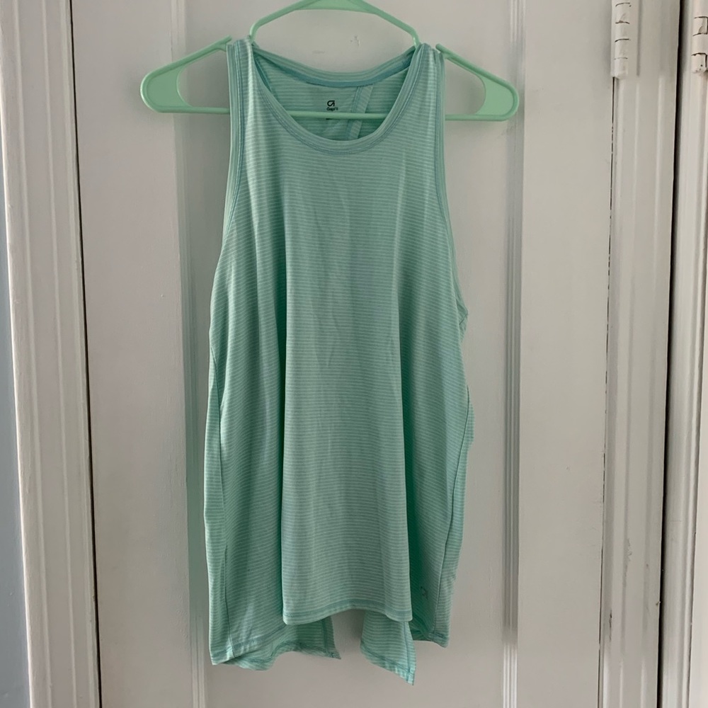 GapFit Breathe Tie-Back Tank Top